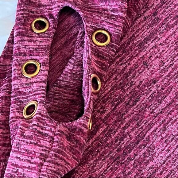 NY Collection Long Sleeve Shoulder Cutout Tunic Top With Grommets - Picture 8 of 10